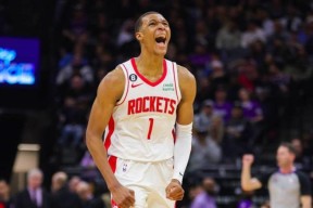 今年会app下载-火箭队正在寻找替代中锋解决内线问题(搜索火箭队)