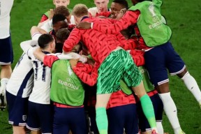 今年会app下载-双雄对阵，欧洲足球赛场掀起波澜的简单介绍