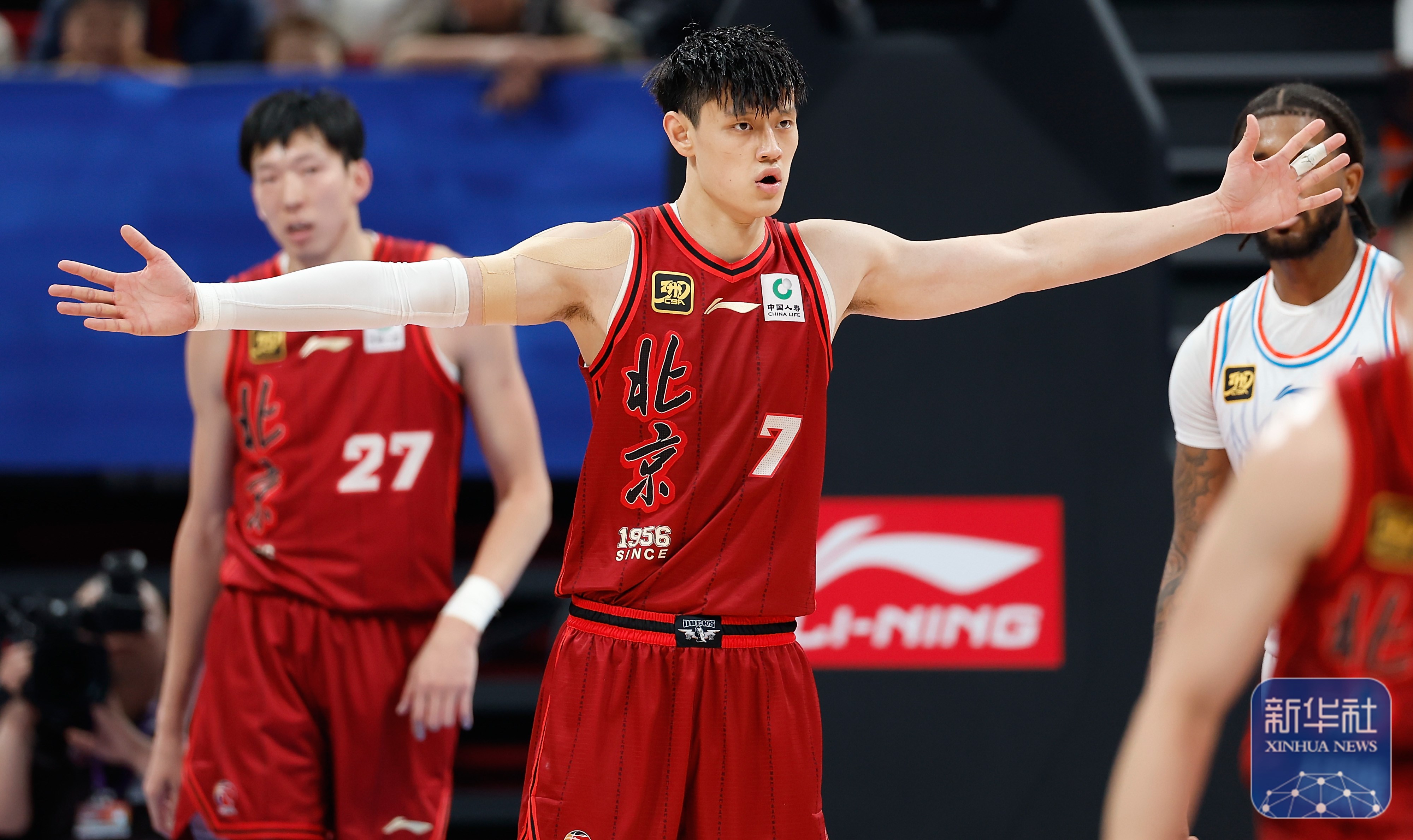 包含激战即将展开,球队士气高昂备战的词条 包含激战即将展开,球队士气高昂备战的词条