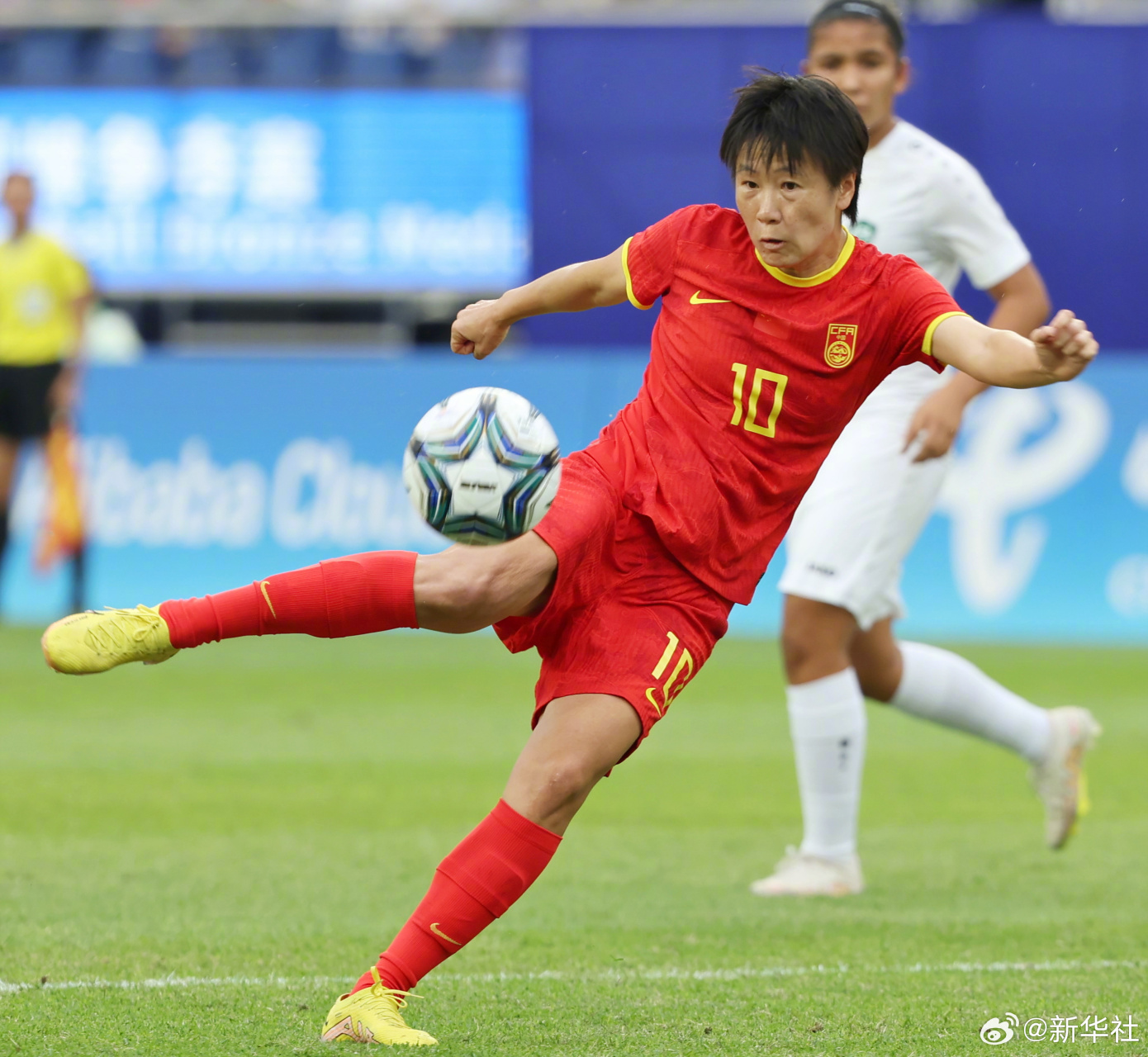 中国女足新一代小将在比赛中崭露头角(中国女足新一代小将在比赛中崭露头角的是谁)