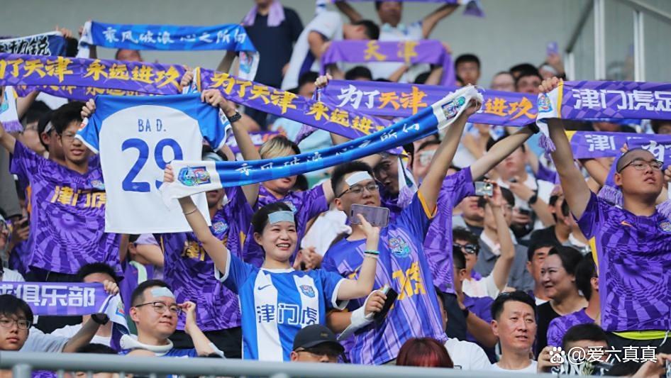 包含热门球队闪耀赛场,引领球迷热情高涨的词条 包含热门球队闪耀赛场,引领球迷热情高涨的词条