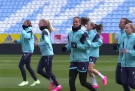 加拿大队女足团结一心，轻松战胜对手的简单介绍