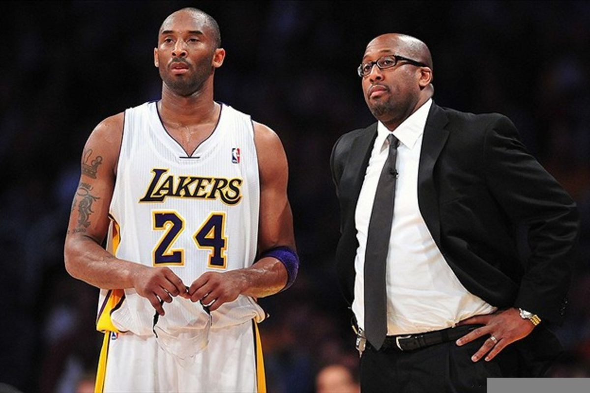 勇士助教赞扬球队，精神面貌好转的简单介绍