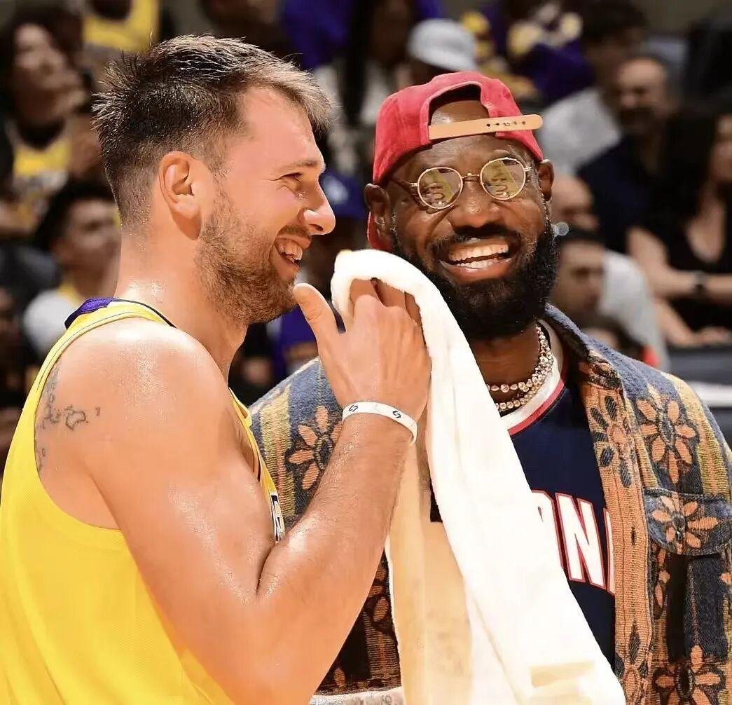 洛杉矶湖人遭遇连败，教练急需调整阵容的简单介绍